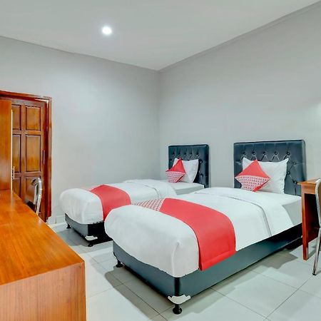Oyo 90089 Hotel Satria Syariah دنباسار المظهر الخارجي الصورة