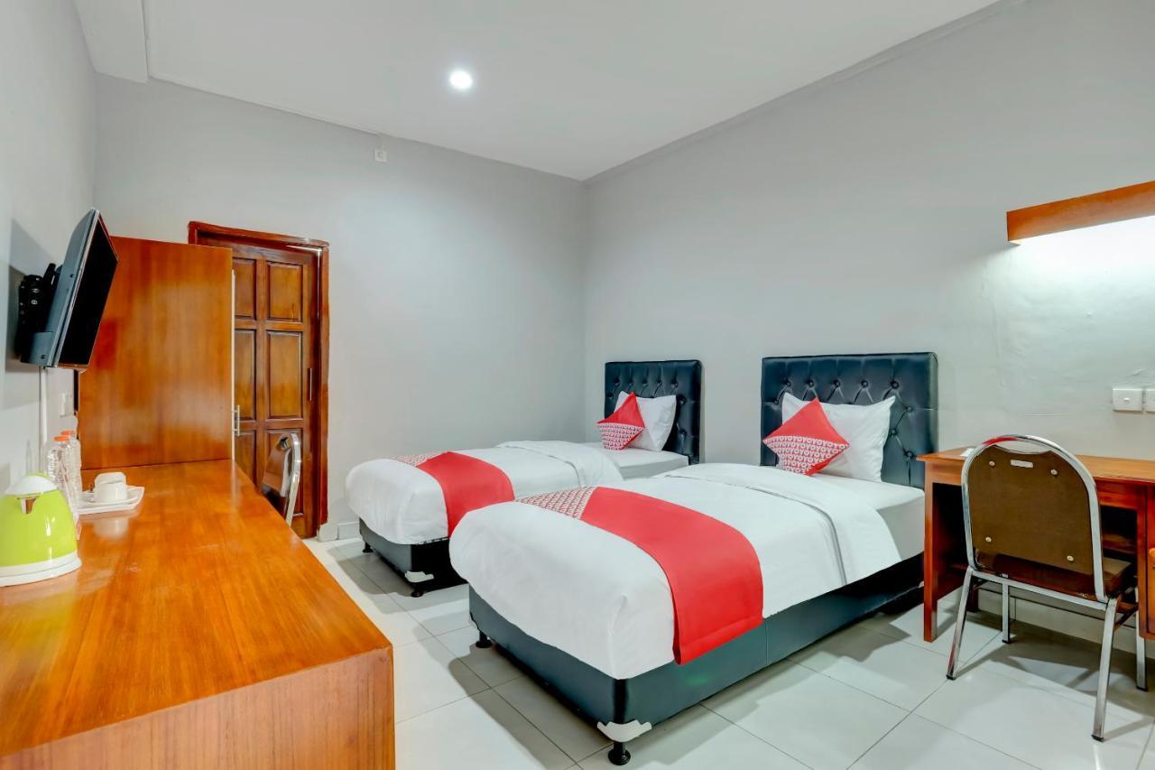 Oyo 90089 Hotel Satria Syariah دنباسار المظهر الخارجي الصورة